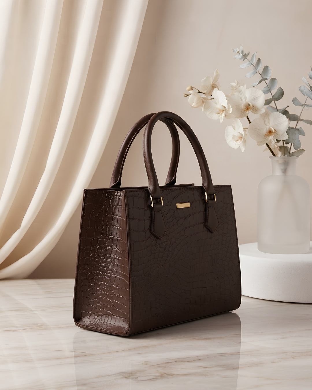 The Vienna Structured Handbag – Sophisticated Style for Every Occasion