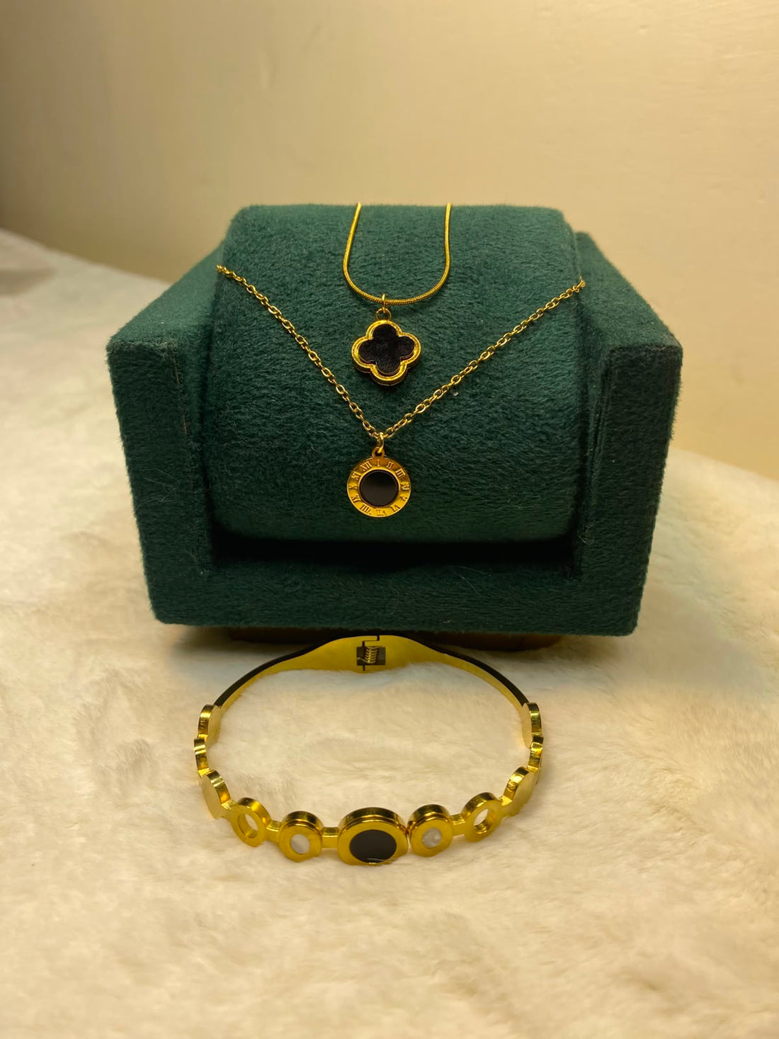 Virsah Luxury Stainless Steel Jewelry Set – Roman Pendant, Clover Pendant and Bracelet